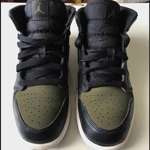 Nike air Jordan 1 olive canvas